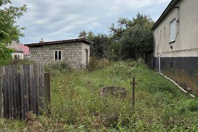 Житловий будинок, загальною площею 30,4 кв.м. та земельна ділянка, площею 0,2298 га, кадастровий №2122781800:10:101:0016, що знаходяться за адресою: Закарпатська область, Мукачівський район, с. Горонда, вул. Духновича, буд. 246