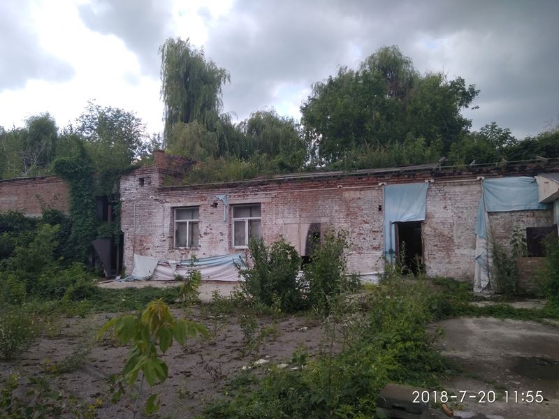 Нежитлові приміщення: кафе-бар М-1, загальною площею 242.2 кв.м. та прибудова Л-1, загальною площею 37.3 кв.м., що знаходяться за адресою: Черкаська обл., м. Золотоноша, вул. Соборна, 10