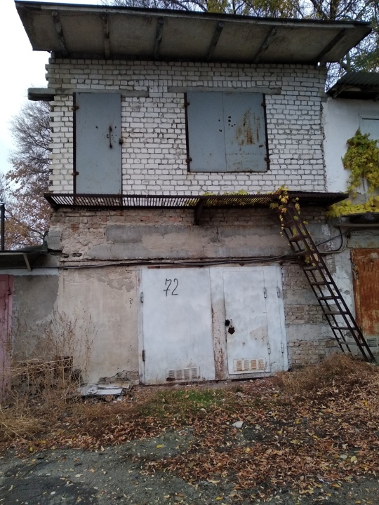Гаражний бокс, загальною площею 78.3 кв.м., що знаходиться за адресою: м. Київ, гаражно-будівельний кооператив 