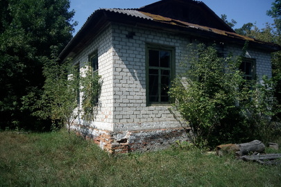 1/2 частина комплексів, нежитлових будівель школи, загальною площею 632.2 кв.м., що знаходяться за адресою: Чернігівська обл., Козелецький р-н, с. Виповзів, вул. Шкільна, 56