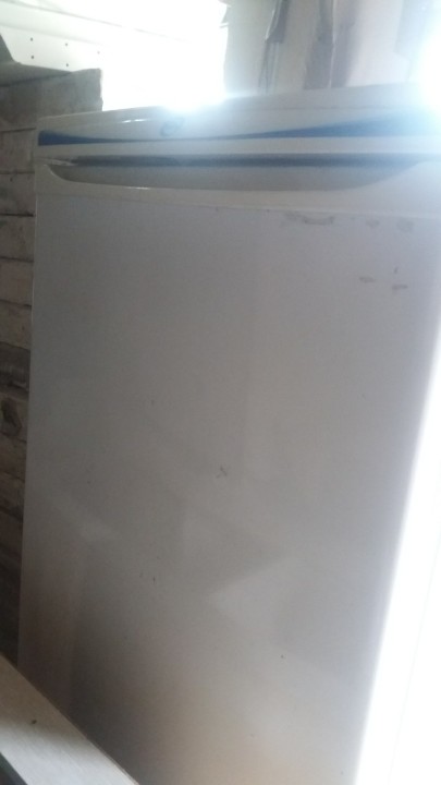Холодильник POZIS, білого кольору, б/в