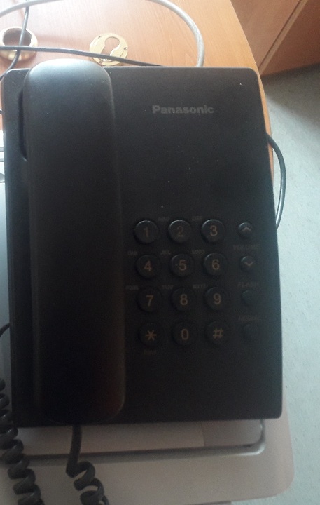 Телефон Panasonic чорного кольору - 1 шт., б/в