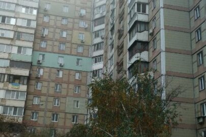 1/4 частина  квартири № 332, загальною площею 79.0 кв.м., що знаходиться за адресою: м. Київ, проспект Палладіна Академіка, буд. 13