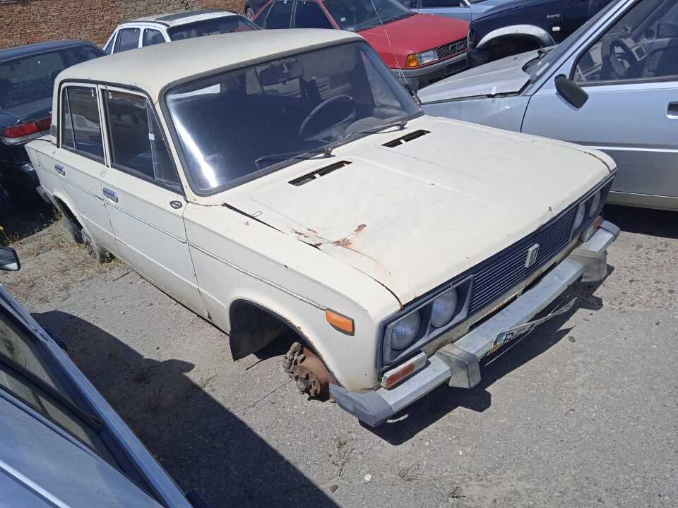 ВАЗ 2106 3, 1993 року випуску, бежевого кольору, № шасі ХТА210630Р3002228, номерний знак ВЕ1590АС.