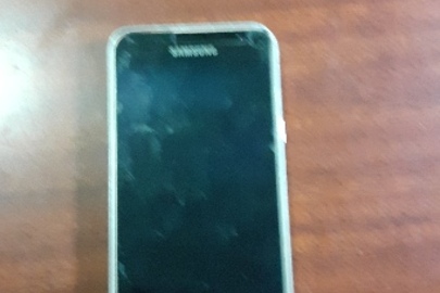 Мобільний телефон "SAMSUNG" ; силіконовий чохол до нього; флеш карта пам'яті MicroSD "TOSHIBA" 8 Гб