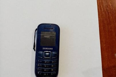 Мобільний телефон марки "SAMSUNG" модель GT- E12001