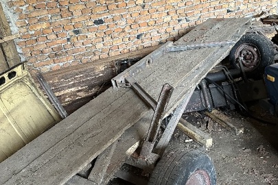 Конфіскація майна за рішенням суду: гужова підвода, в розібраному стані, має ознаки вжитку