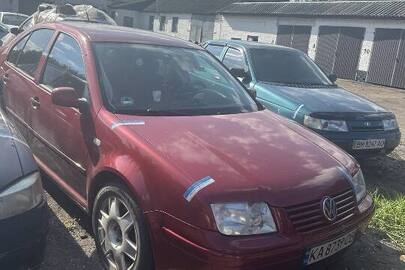 Автомобіль Volkswagen Bora (легковий седан В), реєстраційний номер КА8739СВ, колір червоний, рік виробництва: 2000, номер шасі WVWZZZ1JZYW607928