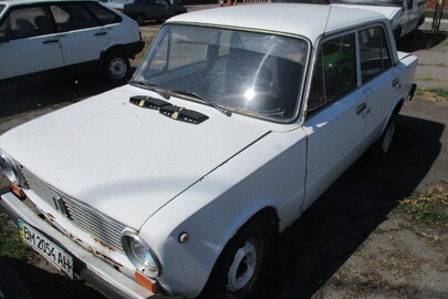 Автомобіль ВАЗ 2101 (легковий седан-В), 1973 року випуску, реєстраційний номер ВМ2054АН, двигун № 21010615024, кузов № 21010591542