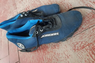 Кросівки  чоловічі, синього кольору, 42 розмір, б/в