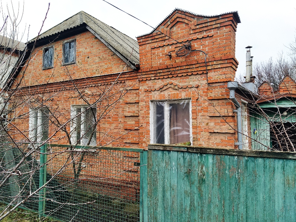 Предмет іпотеки. Одноповерховий житловий будинок літ. «А-1», заг. площею 63,3 кв.м., житловою площею 50,6 кв.м. та земельна ділянка площею 0,0585 га, кад. № 5910136600:22:020:0002, що знаходяться за адресою: м. Суми вул. Котляревського, 5