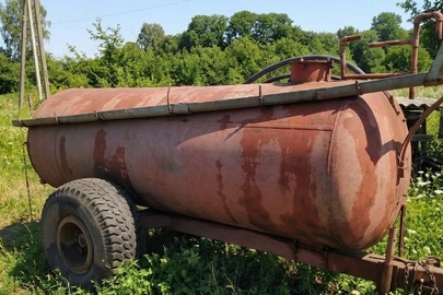 Конфіскація майна за рішенням суду: причіп-бочка, державний реєстраційний номерний знак 67949ВС, рік випуску 1978, заводський № 6815