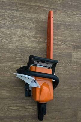 Конфіскація майна за ухвалою суду: бензопила Stihl біло - помаранчового кольору (б/в)