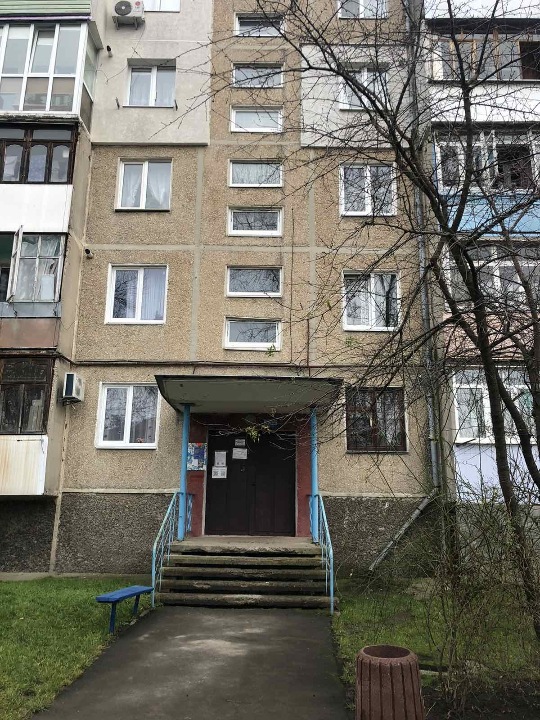 1/3 частини двокімнатної квартири загальною площею 43,7 кв. м. за адресою: Івано-Франківська область, місто Калуш, вулиця Січових Стрільців, будинок 25, квартира 53