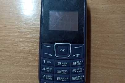 Мобільний телефон марки "NOMI" , синього кольору, б/в, 1 од.