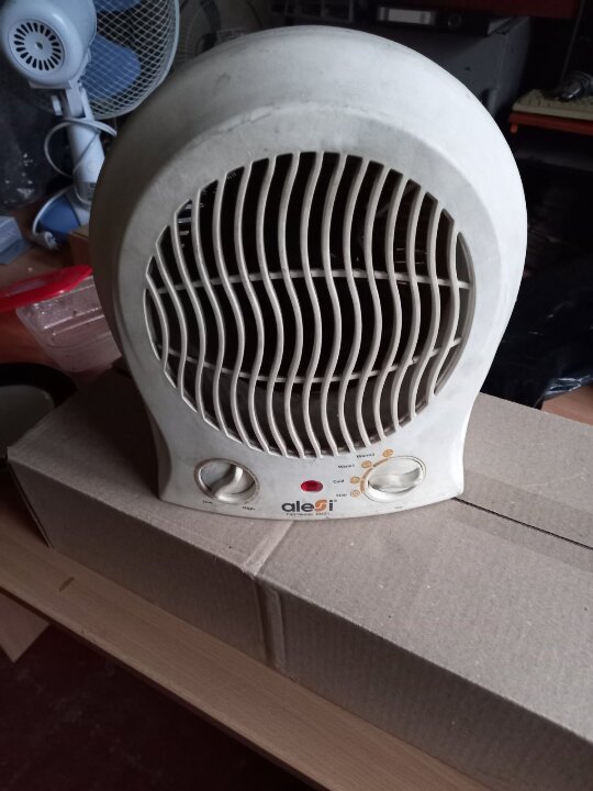 Тепловентилятор ALESI fan heater FH01, білого кольору, б/в, 1 од.