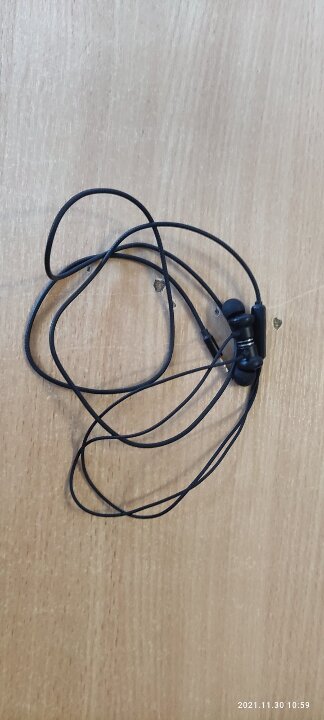 Навушники чорного кольору, б/в, 1 од.