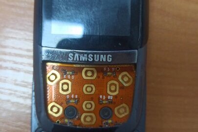 Мобільний телефон торгової марки "Samsung" з сім карткою