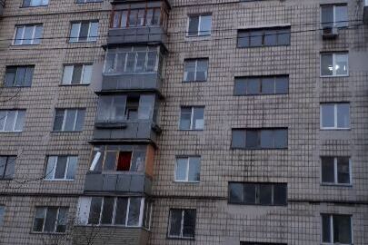 1/3 частина квартири № 401, загальною площею 68,30 кв.м. (з якої житлова - 11.0 кв.м.), що знаходиться за адресою: м. Київ, вул. Маршала Малиновського, буд. 25