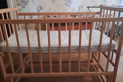 Ліжко дерев'яне дитяче з матрацом, 1 шт, б/в