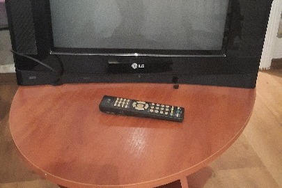 Телевізор LG, модель 21FU1RLX, чорного кольору, 1 шт, б/в