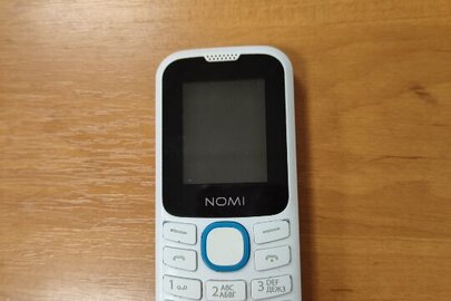 Мобільний телефон марки "Nomi",1 штука, б/в