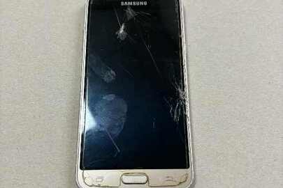 Конфісковане майно за рішенням суду: мобільний телефон Samsung Galaxy J3 (2016), був у використанні, зарядний пристрій відсутній