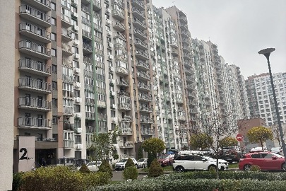 Однокімнатна квартира загальною площею 42.4 кв.м., житловою площею 17.9 кв.м., що знаходиться за адресою: м.Київ, вулиця Тираспольська, будинок 60, квартира 367