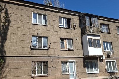 401/1000 частка трикімнатної квартири загальною площею 70.0 кв.м., за адресою: Одеська обл., м. Одеса, Миколаївська дорога, будинок 289, квартира 27