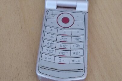 Мобільний телефон «Sony Ericsson», imei: стертий