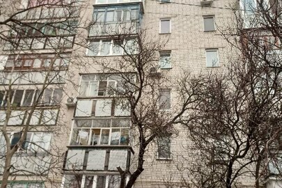1/2 частка однокімнатної квартири, загальною площею 36,9 кв.м., житловою площею 19,2 кв.м. за адресою: Чернігівська область, м.Чернігів, вул. Любецька, будинок 7, квартира 135