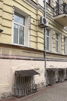 ІПОТЕКА: 1/2 п'ятикімнатної квартири загальною площею 238,5 кв.м., за адресою: м. Київ, вулиця Лютеранська, будинок 28/19, квартира 1