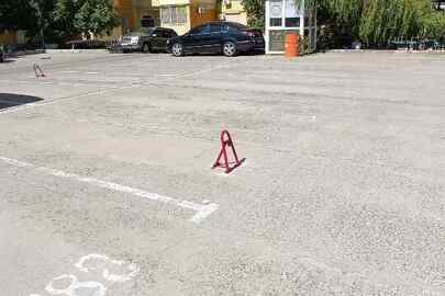 1/2 частина машиномісця № 189, загальною площею 12,4 кв.м. за адресою: м. Одеса, вул. Академіка Сахарова, 36А