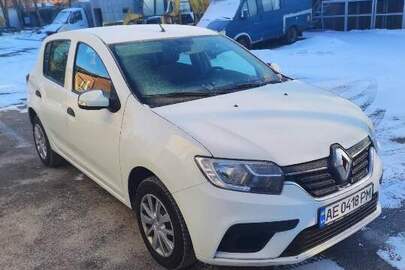 Автомобіль марки RENAULT, модель: SANDERO, категорія: легковий, рік виробництва: 2021, VIN: VF15SRKL467639818, номер кузова: VF15SRKL467639818, номерний знак: AE0418PM, колір: білий