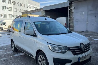 Автомобіль марки RENAULT, модель: EXPRESS, категорія: легковий, рік виробництва: 2022, VIN: VF1RJK00669883671, номер кузова: VF1RJK00669883671, номерний знак: AE0846TX, колір: білий