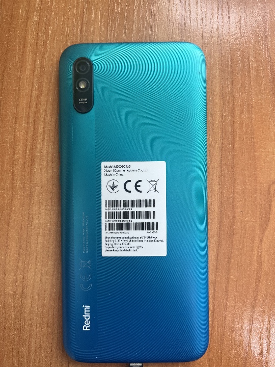 Конфісковане майно за рішенням суду: мобільний телефон марки Xiaomi Redmi 9а синього кольору у захисному чохлі синьо-чорного кольору, б/в