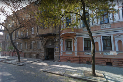 Двокімнатна квартира, загальною площею 55,0 кв.м., за адресою: Одеська обл., м. Одеса, вул. Канатна, будинок 10, квартира 1