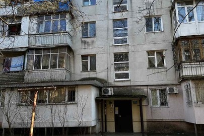Двокімнатна квартира, загальною площею 45,7 кв.м., за адресою: Одеська обл., м. Одеса, вул. Іцхака Рабіна 43, кв. 54