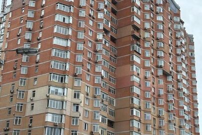 Двокімнатна квартира загальною площею 110,1 кв.м., розташована за адресою: м. Київ вул. Коновальця Євгена, буд. №32 Г кв. №72