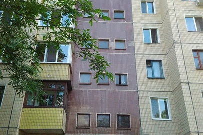 1/2 частина двокімнатної квартири, загальною площею 48,6 кв.м., за адресою: Дніпропетровська область, м. Кривий Ріг, мкрн. Індустріальний, буд. 69, кв. 34
