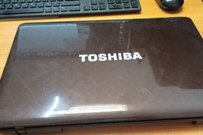 Конфіскація майна за рішенням суду: ноутбук TOSHIBA, модель SATELLITE L7550-146, серійний номер YB106681W з зарядним пристроєм та жорсткий диск марки Seagate, б/в