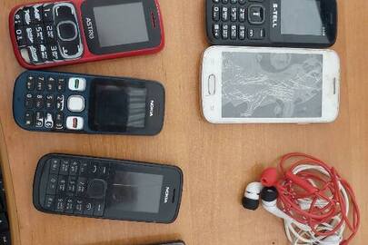 Мобільні телефони марок "Samsung" – 1шт., "Nokia" – 4шт., "LG"- 1шт., "S-TELL"- 1шт., "ASTRO" – 1шт., всі б/в