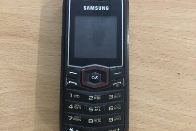 Мобільний телефон марки "Samsung GT E1081T”, бувший у вжитку