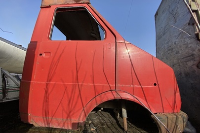 Вантажний автомобіль марки БелАЗ, модель: Люблин, 1996 року випуску, д.н.з. 2005 ІВА, кузов номер: 84100Т212533R1X, червоного кольору
