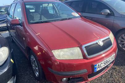 Транспортний засіб марки SKODA, модель: FABIA, категорія: ЛЕГКОВИЙ, реєстраційний номер AC5866HO, VIN/номер шасі (кузова,рами): TMBHC26Y264623754, Рік виробництва ТЗ: 2006, Колір ТЗ: ЧЕРВОНИЙ.