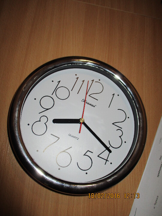 Годинник настільний Kronos, білого кольору, без скла 	