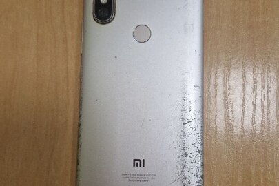 Конфісковане майно за рішенням суду: мобільний телефон XIAOMI MI A2, сірого кольору, б/в