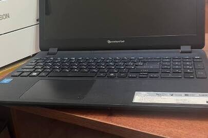 Конфісковане майно за рішенням суду: ноутбук «Packorbell» model MS2397 S/N NXC3UEU00944306F896600, з зарядним пристроєм, чорного кольору, б/в.