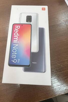 Конфісковане майно за рішенням суду: мобільний телефон марки Xiaomi Redmi Note 9 Pro, з сім картками мобільних операторів "Київстар", "Lifecell ", "Vodafone", б/в