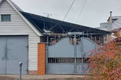  53/100 домоволодіння  загальною площею 269,6 кв.м. житловою площею 165,7 кв.м. за адресою: Дніпропетровська обл., м. Дніпро, вул. Балтійська 9